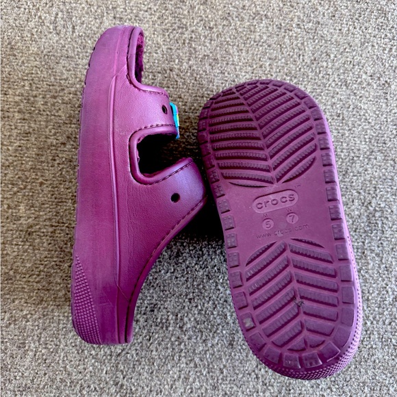 CROCS Classic Cozzzy Sandal Purple 
Size: M 5, W: 7 - Picture 7 of 7
